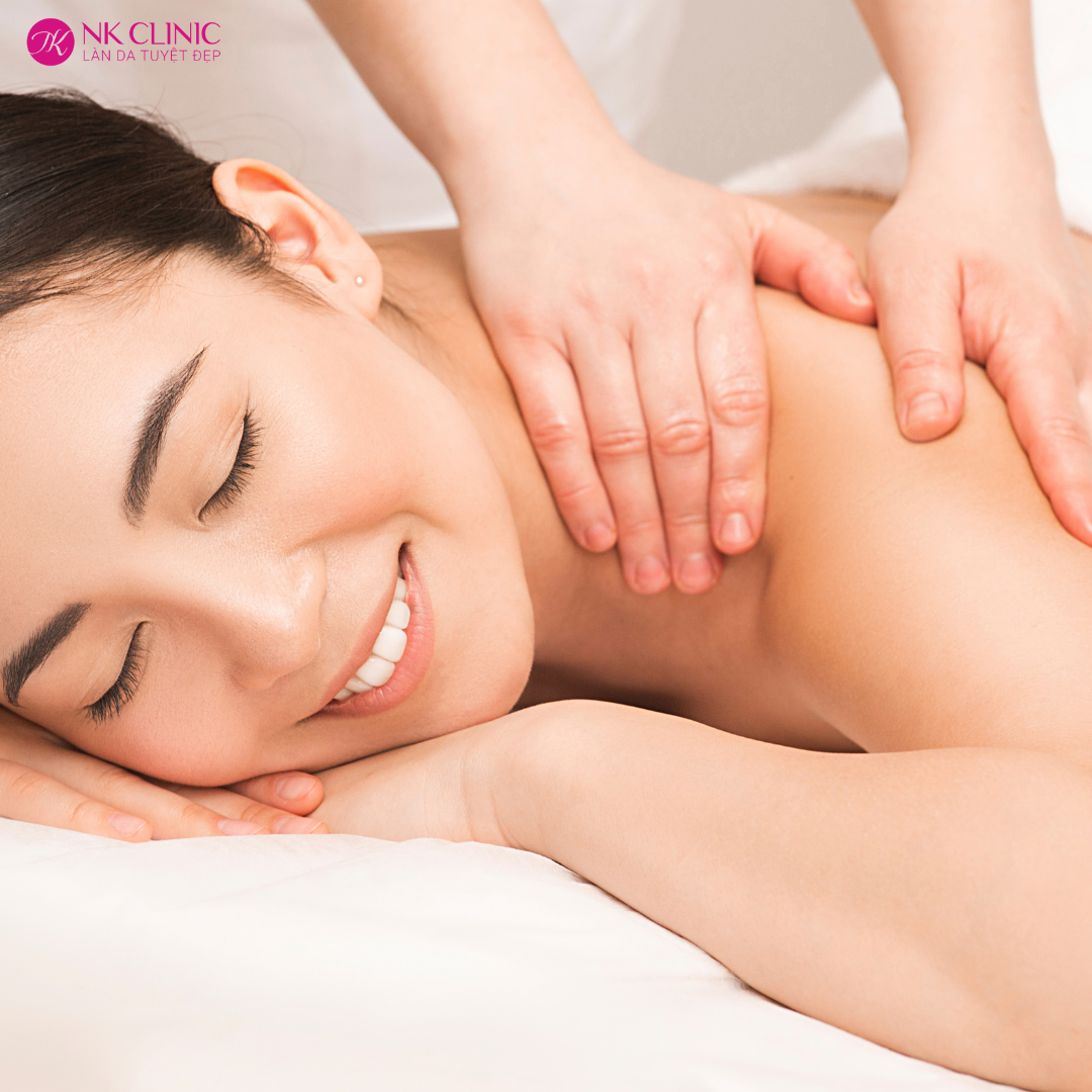 Massage trị liệu cổ vai gáy – giải pháp vàng cho dân văn phòng đối phó đau mỏi