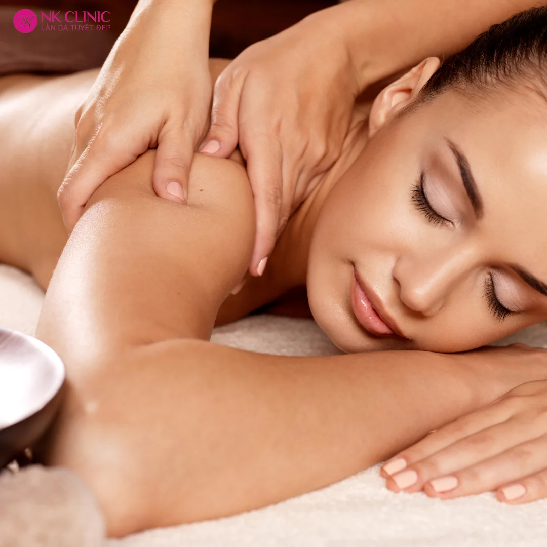 Massage body giúp giảm đau nhức xương khớp khi trời lạnh Massage body giúp giảm đau nhức xương khớp khi trời lạnh