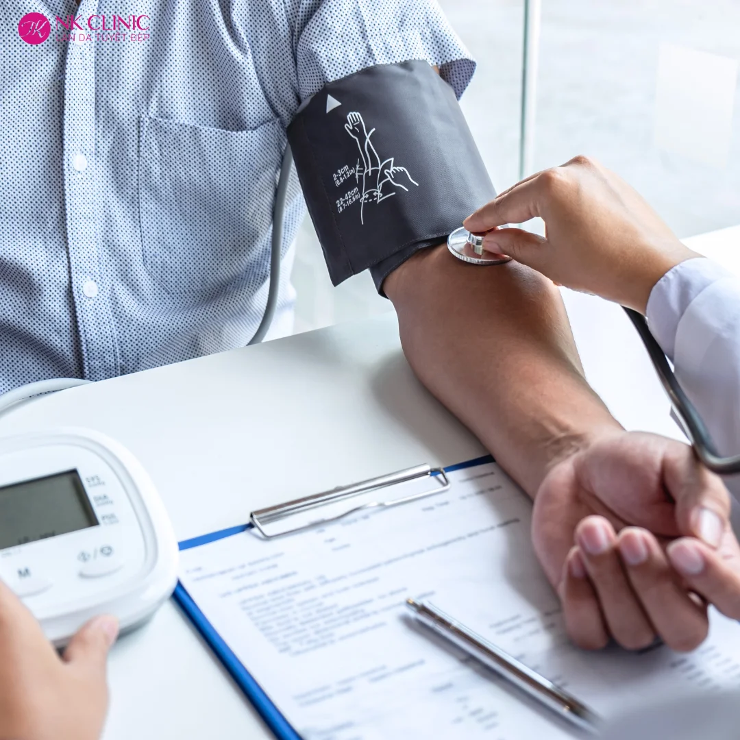Gặp bác sĩ chuyên khoa để chữa trị kịp thời Gặp bác sĩ chuyên khoa để chữa trị kịp thời