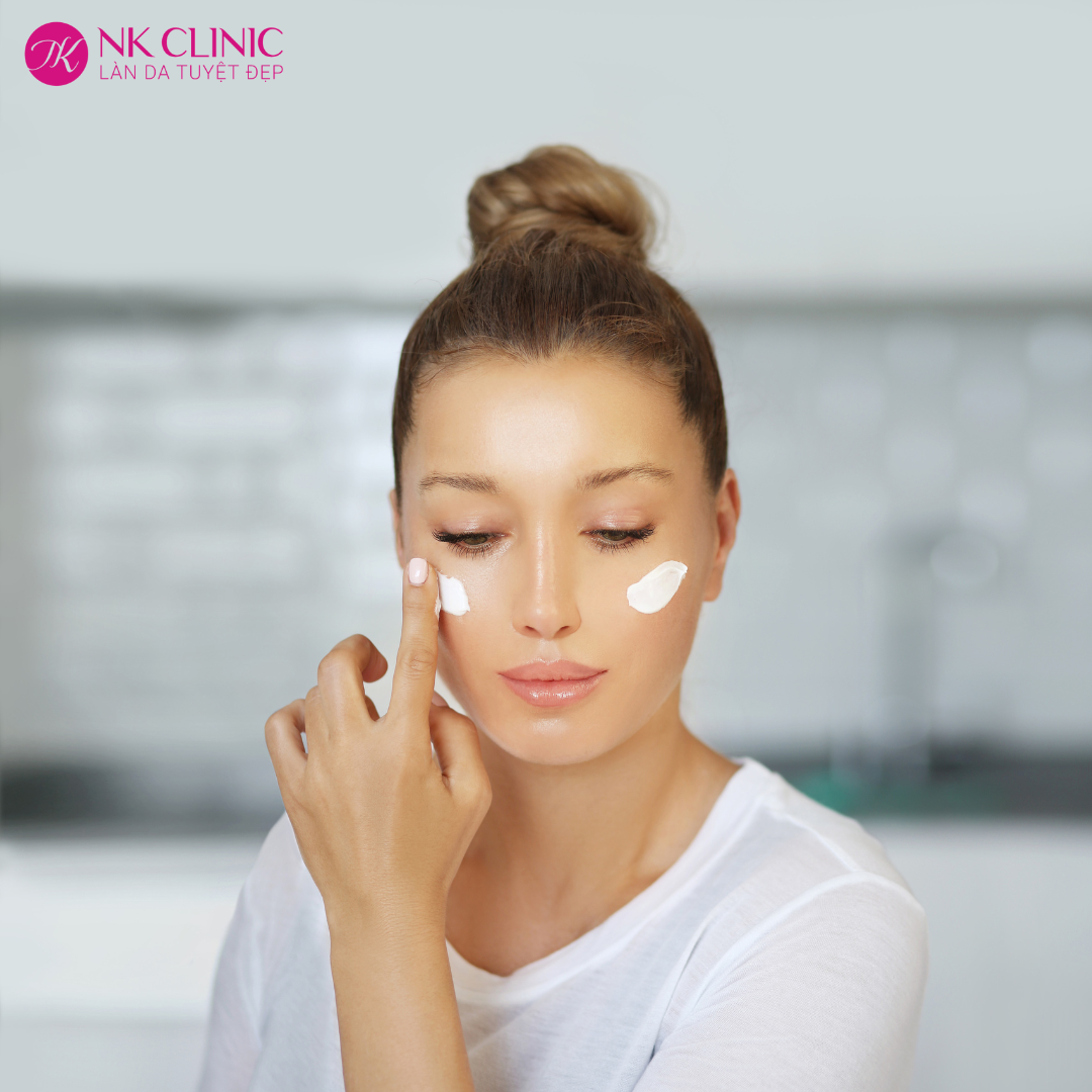 Cách chống lão hoá tuổi 30 là dưỡng ẩm đầy đủ Cách chống lão hoá tuổi 30 là dưỡng ẩm đầy đủ