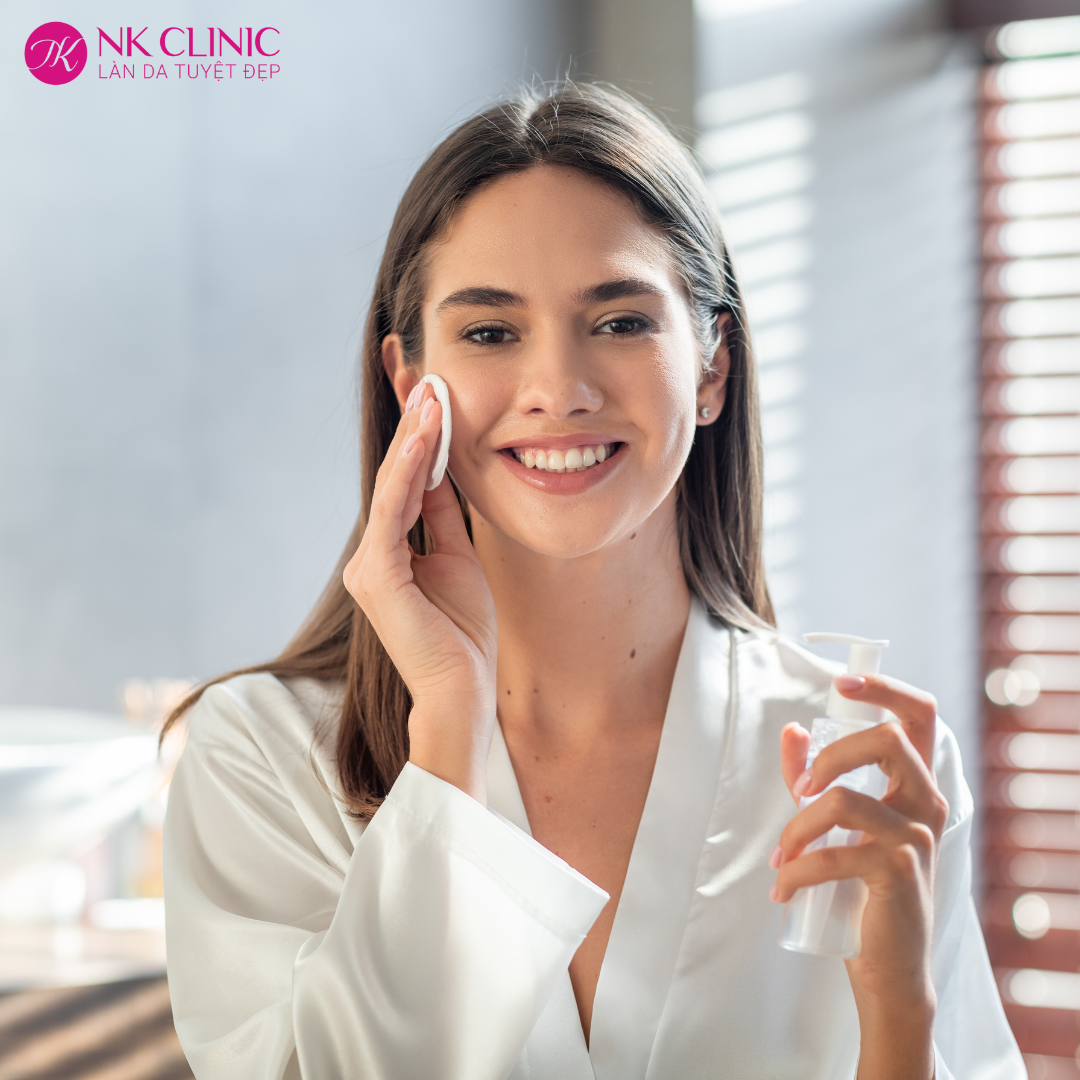 Các bước skincare giúp da căng bóng tự nhiên - Cách làm da mặt căng bóng hiệu quả Các bước skincare giúp da căng bóng tự nhiên - Cách làm da mặt căng bóng hiệu quả