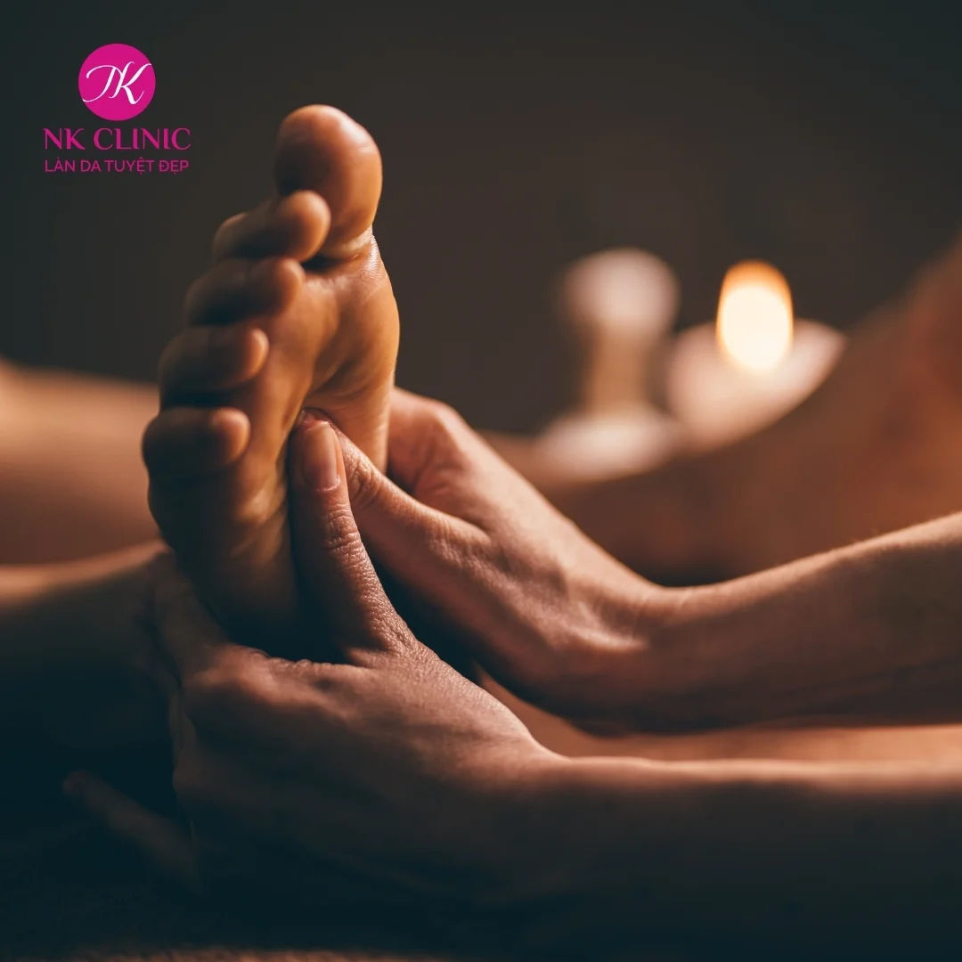 Massage vùng chân và tay – Kích hoạt năng lượng toàn thân Massage vùng chân và tay – Kích hoạt năng lượng toàn thân