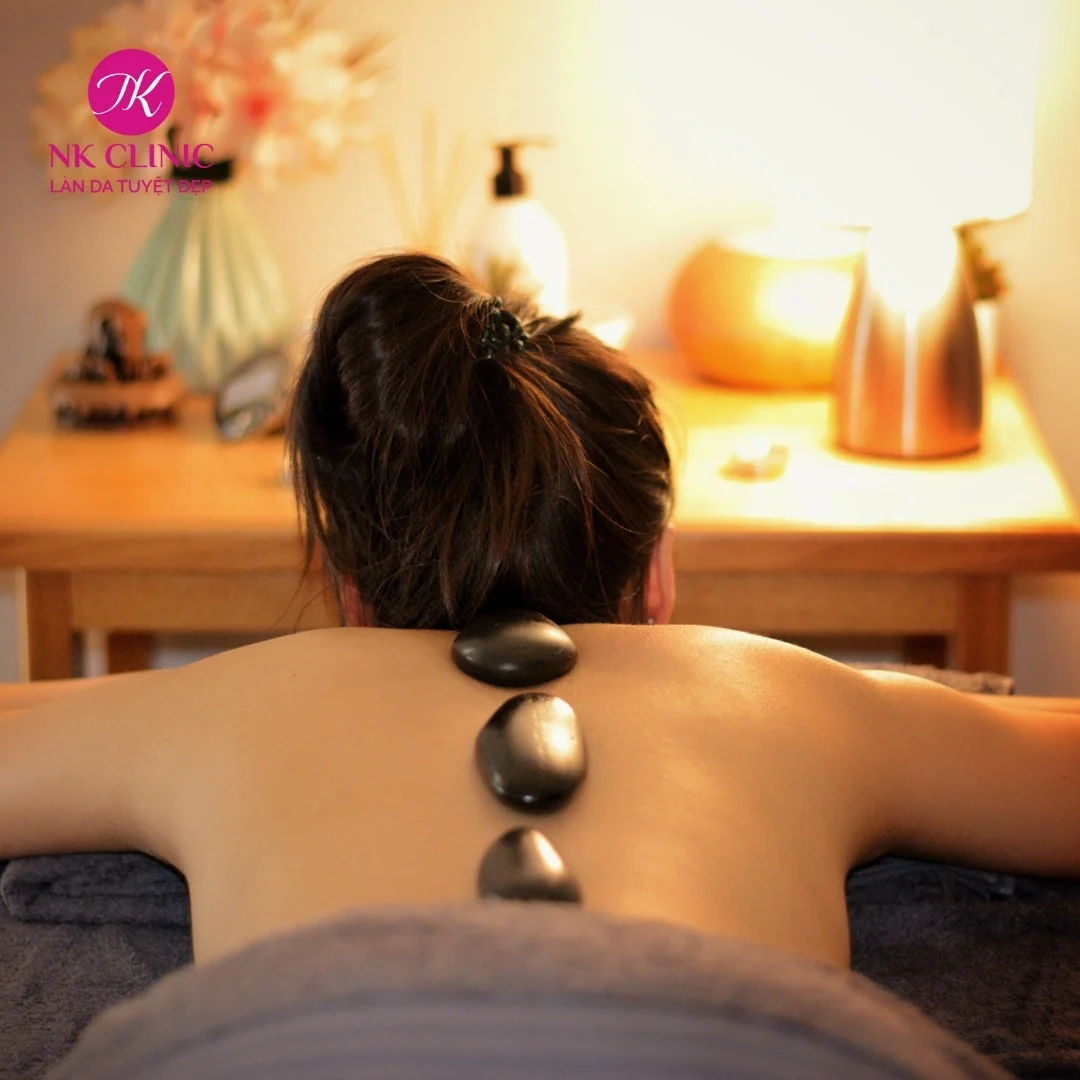 Massage đá nóng Massage đá nóng