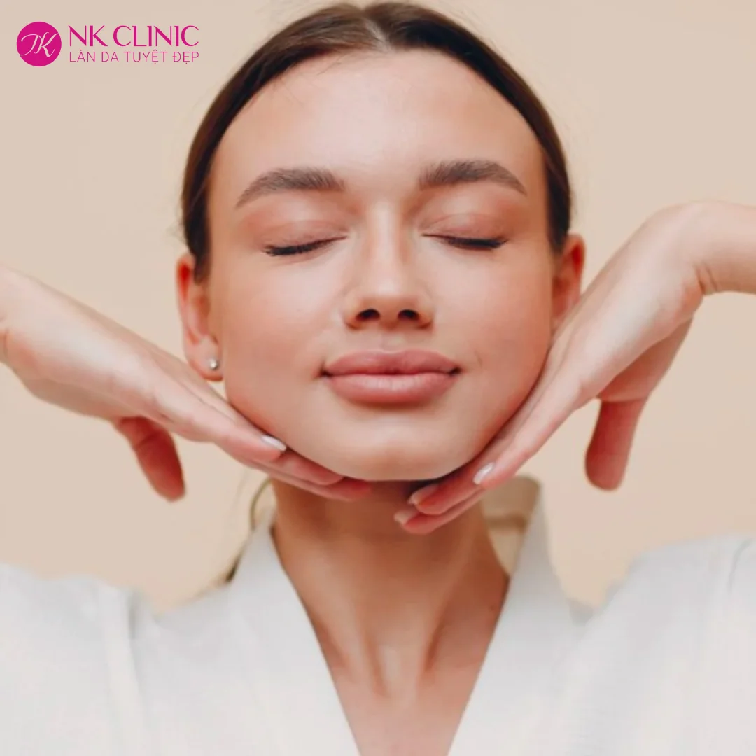 Định hình đường nét khuôn mặt Định hình đường nét khuôn mặt
