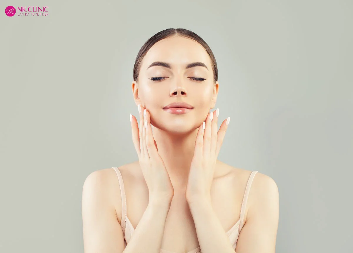 Massage mặt giúp da sáng khỏe Massage mặt giúp da sáng khỏe
