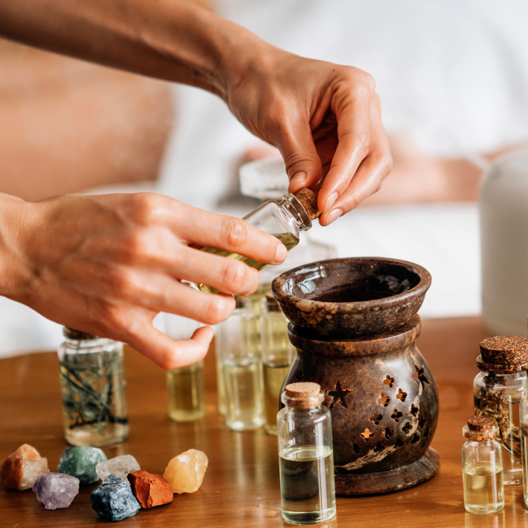 Cách tự làm dầu massage mặt, massage cơ thể tại nhà hiệu quả như spa 10 Cách tự làm dầu massage mặt, massage cơ thể tại nhà hiệu quả như spa