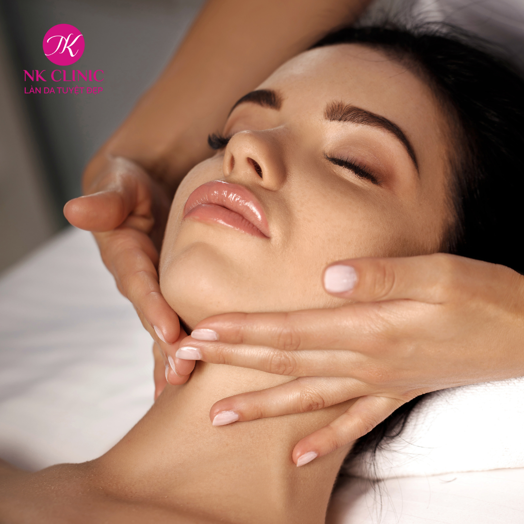 Hướng dẫn cách massage mặt đúng cách trở nên tươi trẻ Hướng dẫn cách massage mặt đúng cách trở nên tươi trẻ