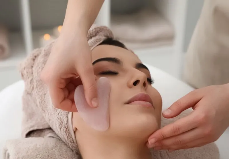 Cách Massage Mặt V Line Thanh Thoát Mà Không Cần Dao Kéo Xu Hướng Năm 2025 6 cách massage mặt v line