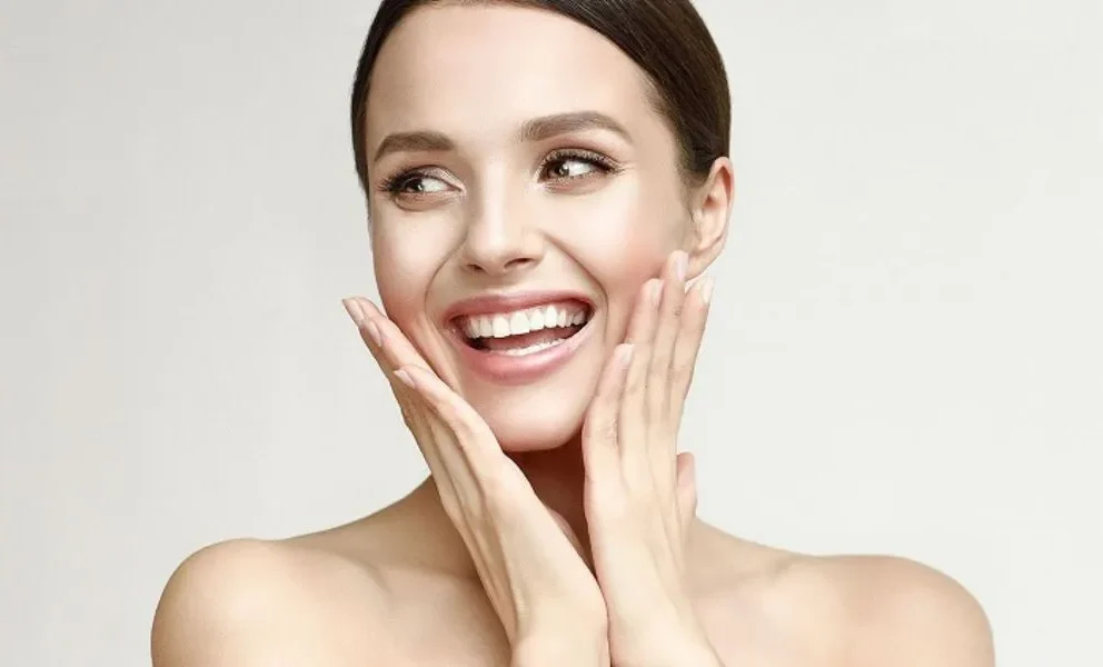 8 Bước Massage Mặt Buổi Sáng Làm Cho Làn Da Rạng Rỡ Hơn Vào Ngày Mới 3 massage mặt buổi sáng